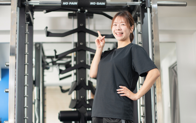 Fit Mate武蔵小山でトレーニングを受ける女性